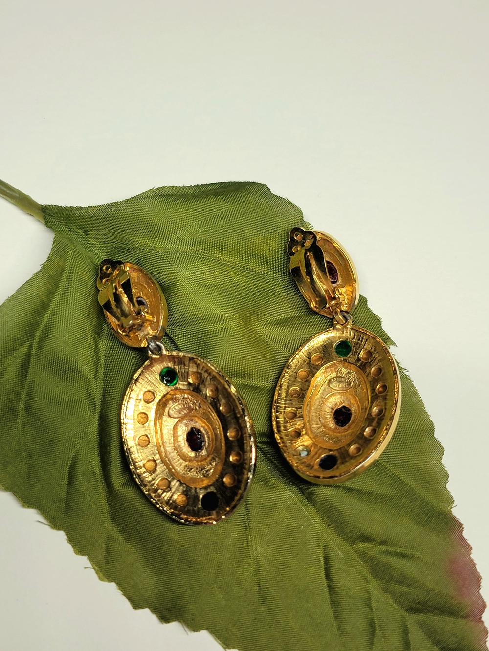 Vintage Kenneth Jay Lane Gold Tone Cabochon Statement Clip Earrings - Picture 7 of 10